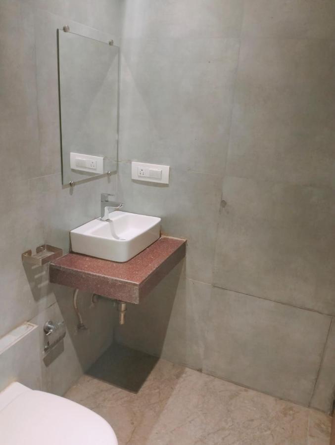 Hotel Adams Inn Near Mumbai Airport Exterior photo